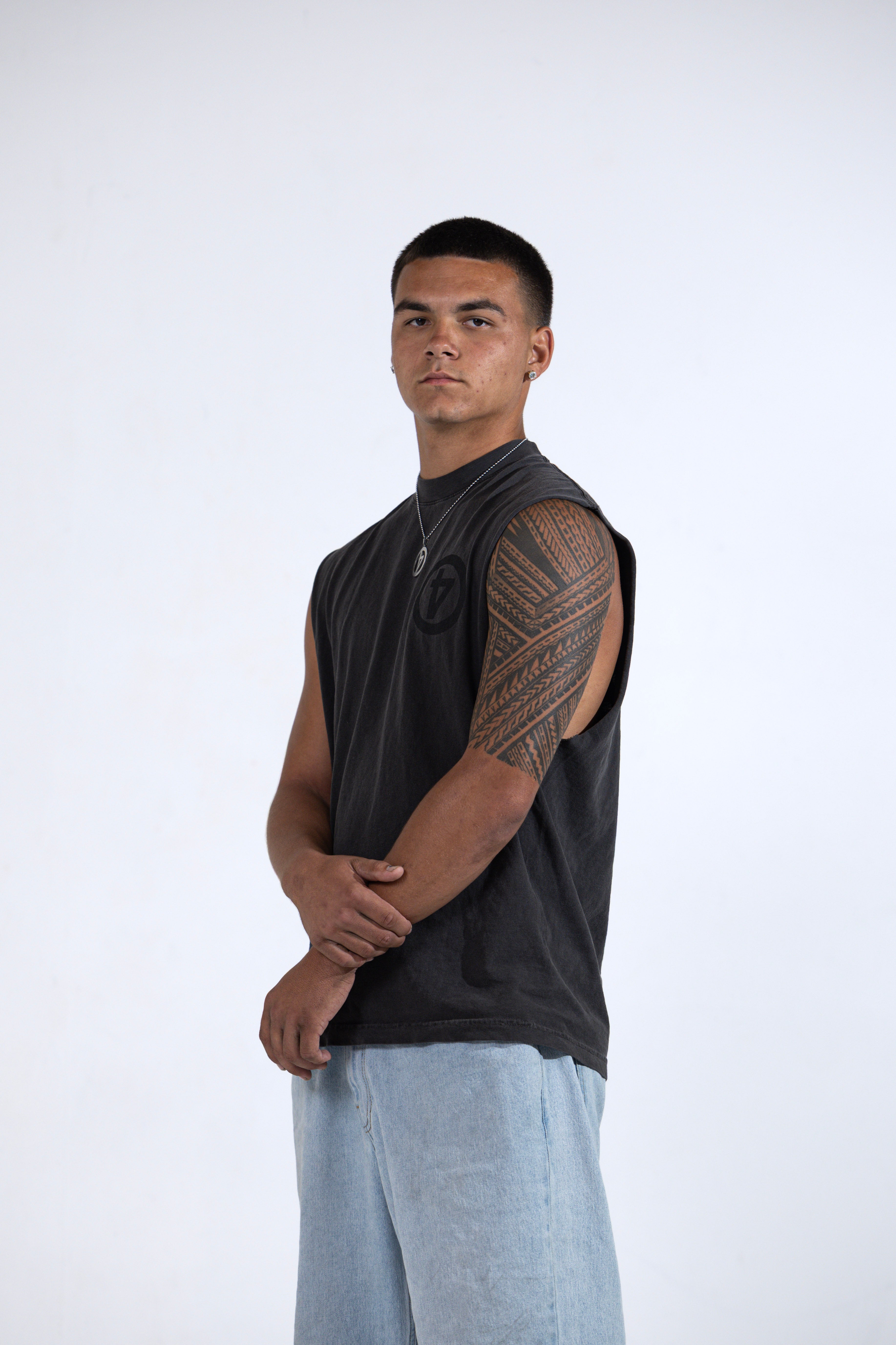 SLEEVELESS UNIFORM SHIRT