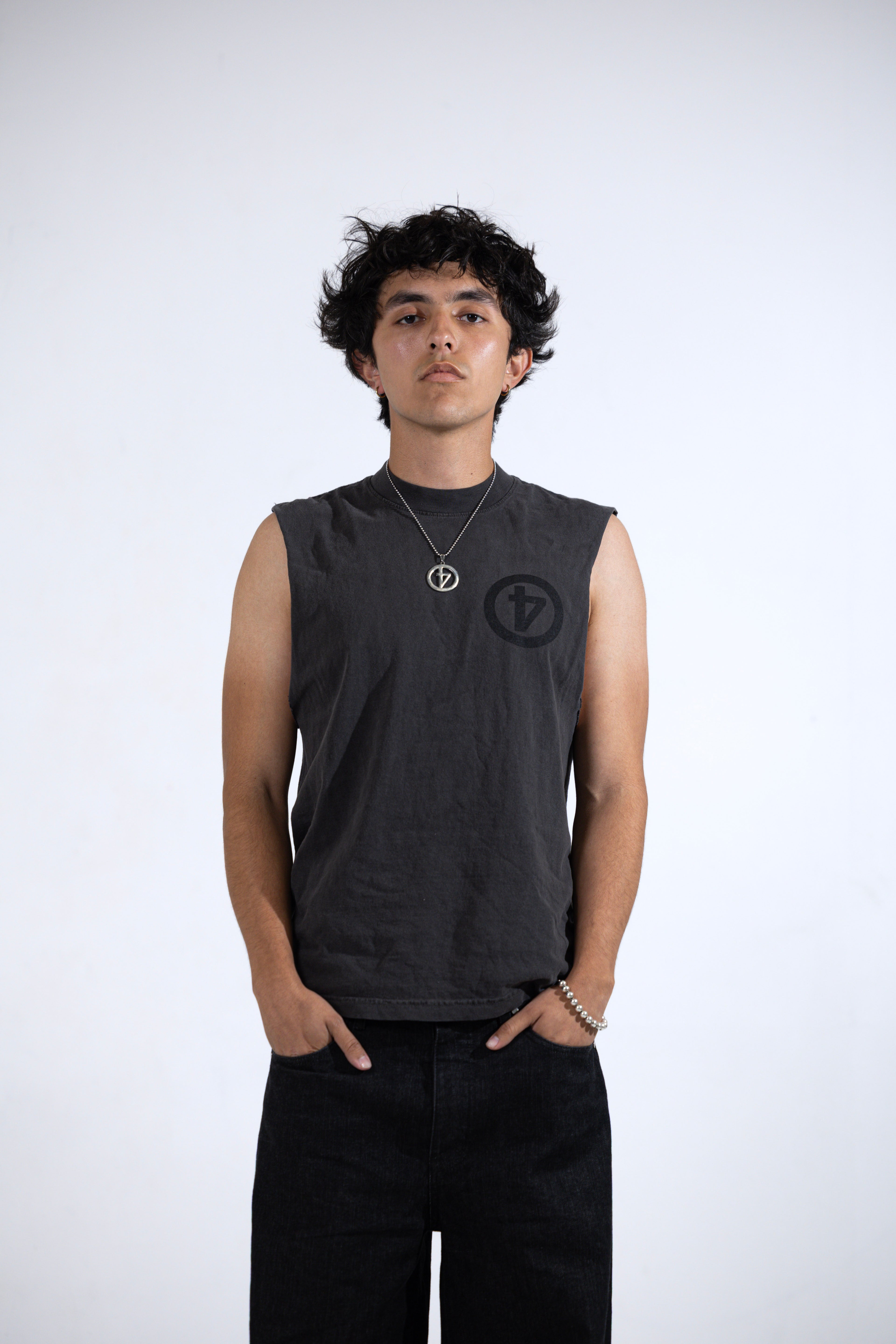 SLEEVELESS UNIFORM SHIRT