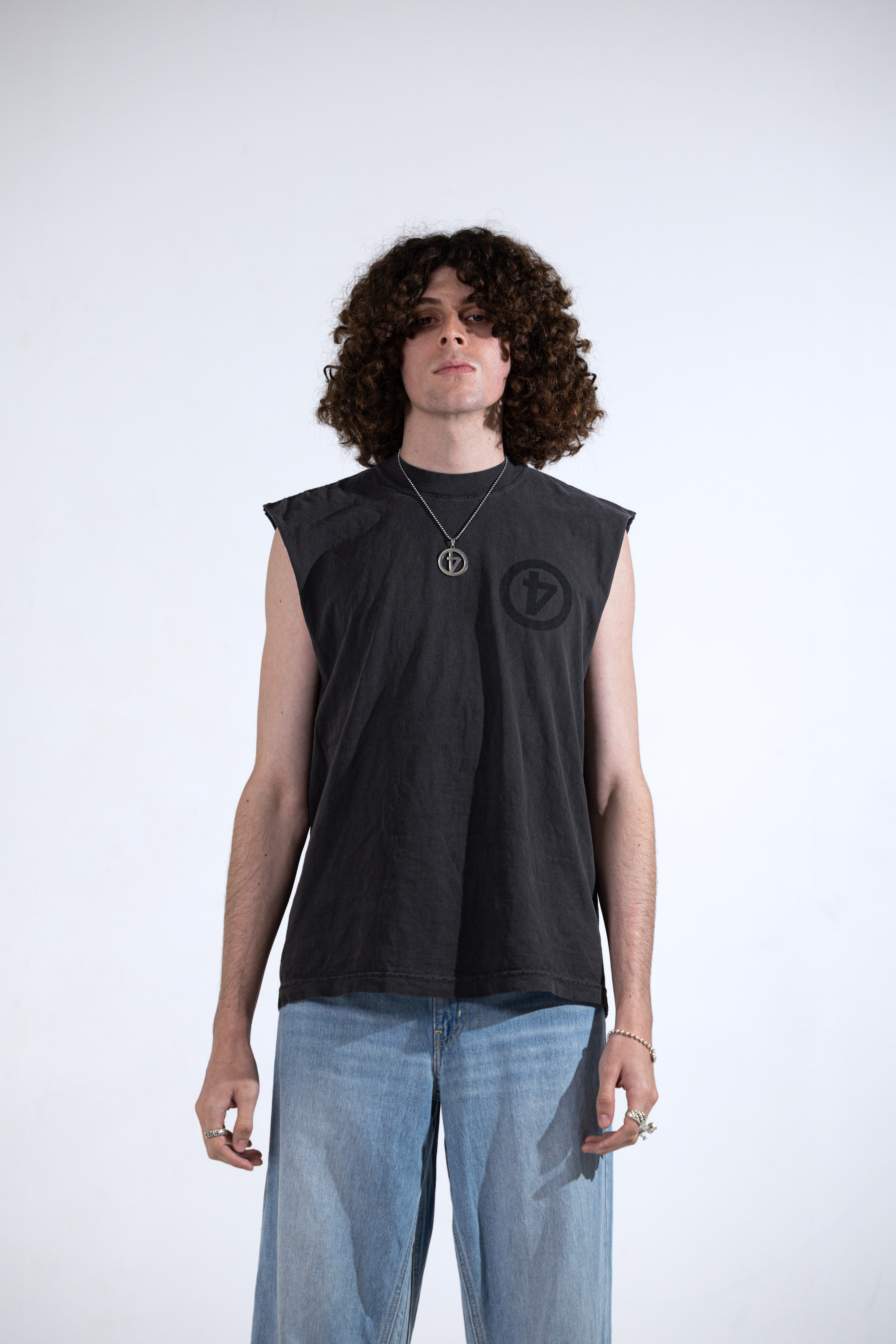 SLEEVELESS UNIFORM SHIRT